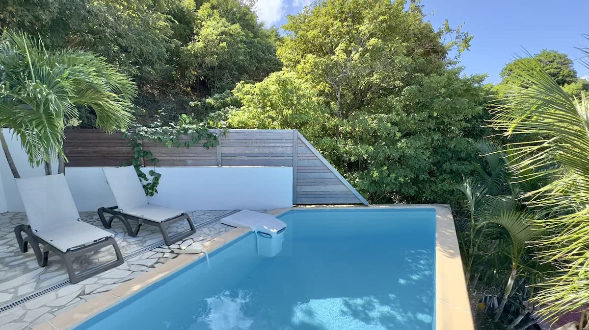 Piscine privée avec vue mer